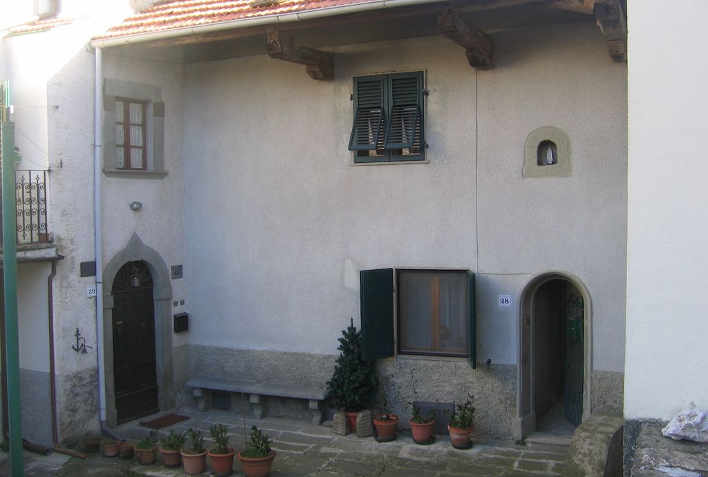 Property photo 1 of 5