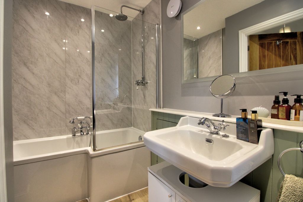 Property photo 3 of 23 Img_2359_60_61_Interior 4