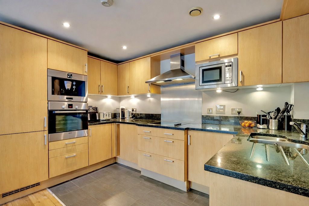 Property photo 2 of 14 Picture No. 21