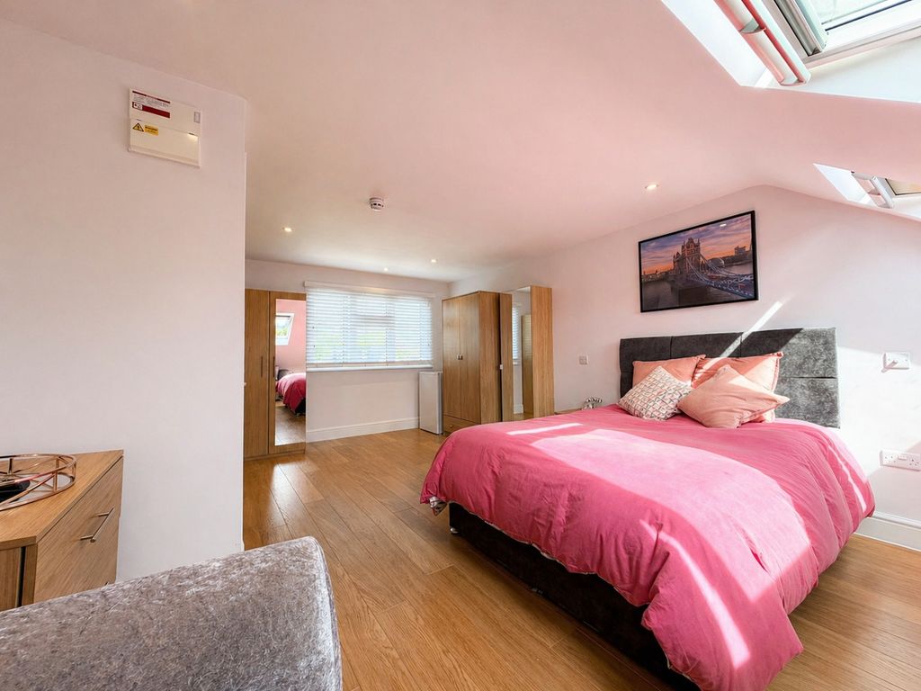 Property photo 2 of 7 Photo 7