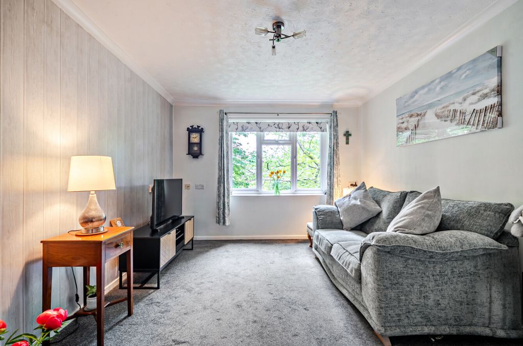 Property photo 3 of 23 1455956-14-69Fda6...