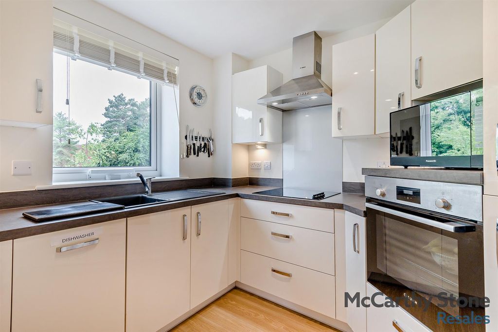 Property photo 2 of 17 Kitchen