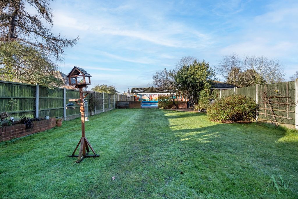 Additional image 16 of 5 bed detached house for saleConnaught Avenue, Grays RM16