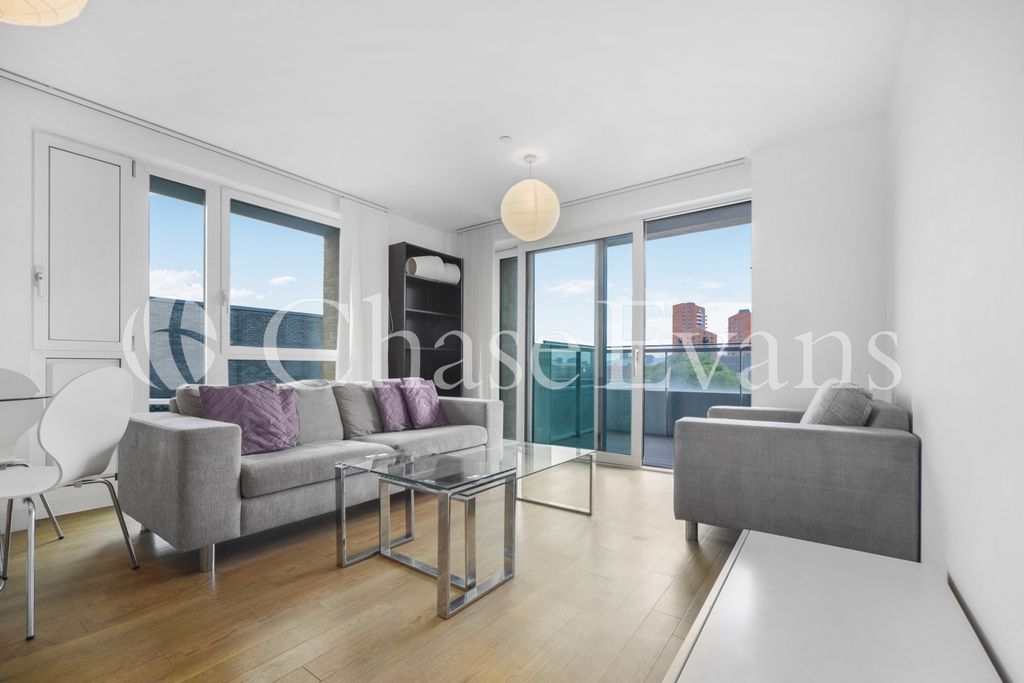 Property photo 1 of 17 Marner Point, No 1 T
