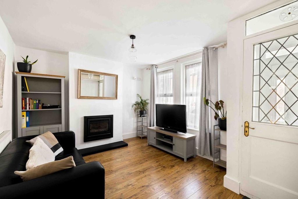 Property photo 2 of 14