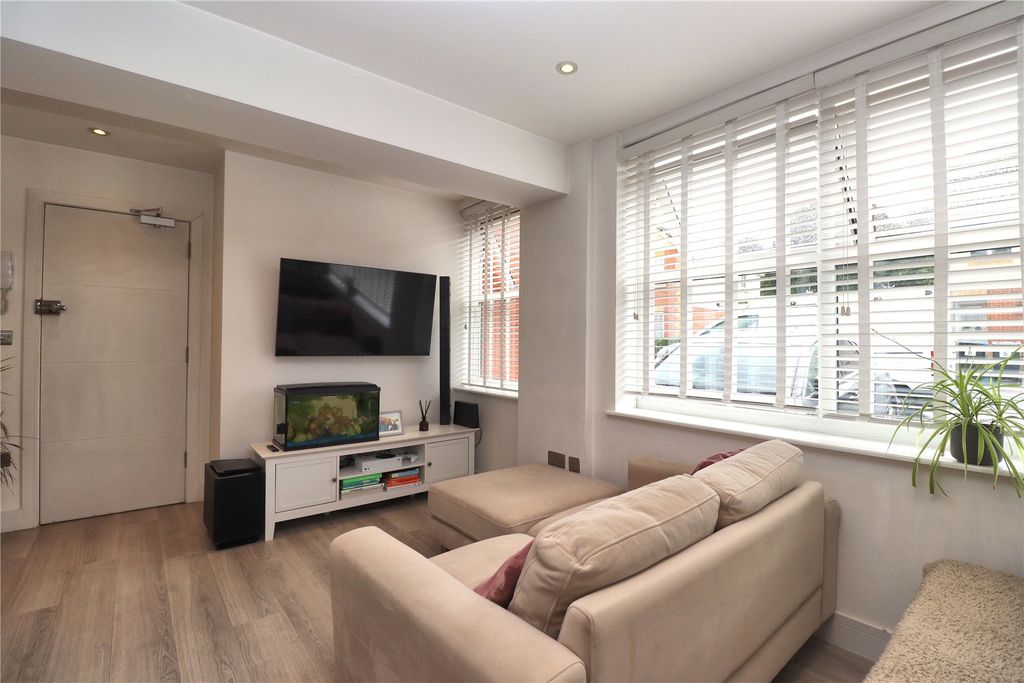 Property photo 3 of 8 Picture No. 02
