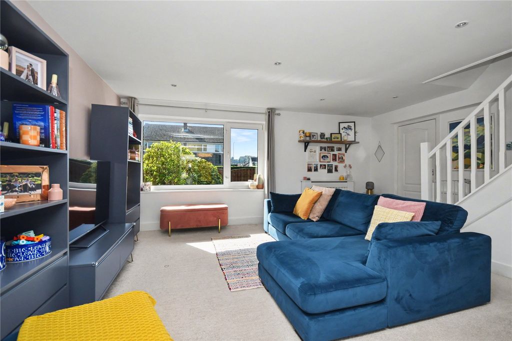 Property photo 2 of 24 Picture No. 12