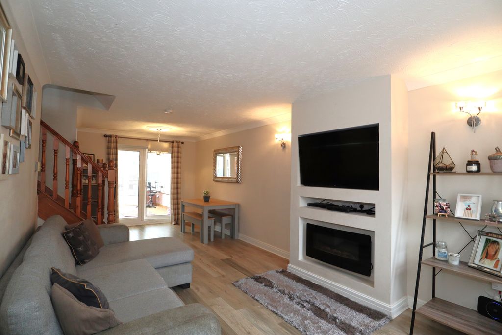 Property photo 2 of 14