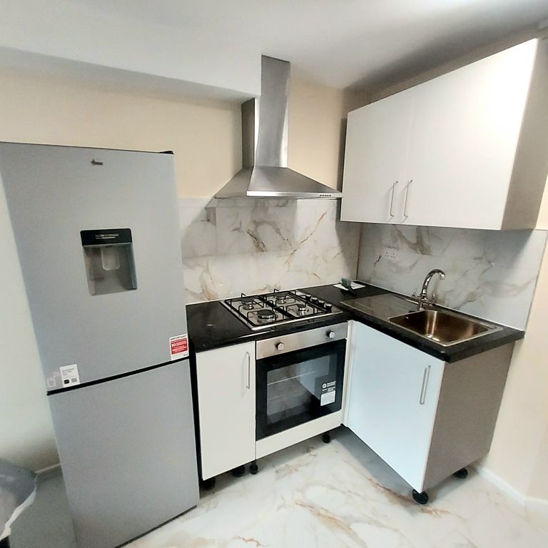 Property photo 2 of 3