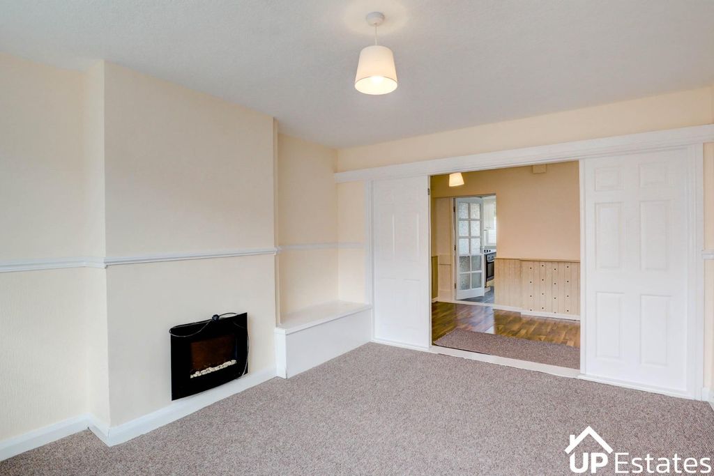 Property photo 3 of 14 Living Room