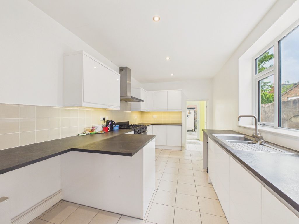 Property photo 3 of 12 4807924