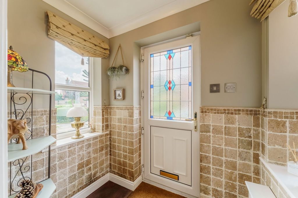 Property photo 2 of 46