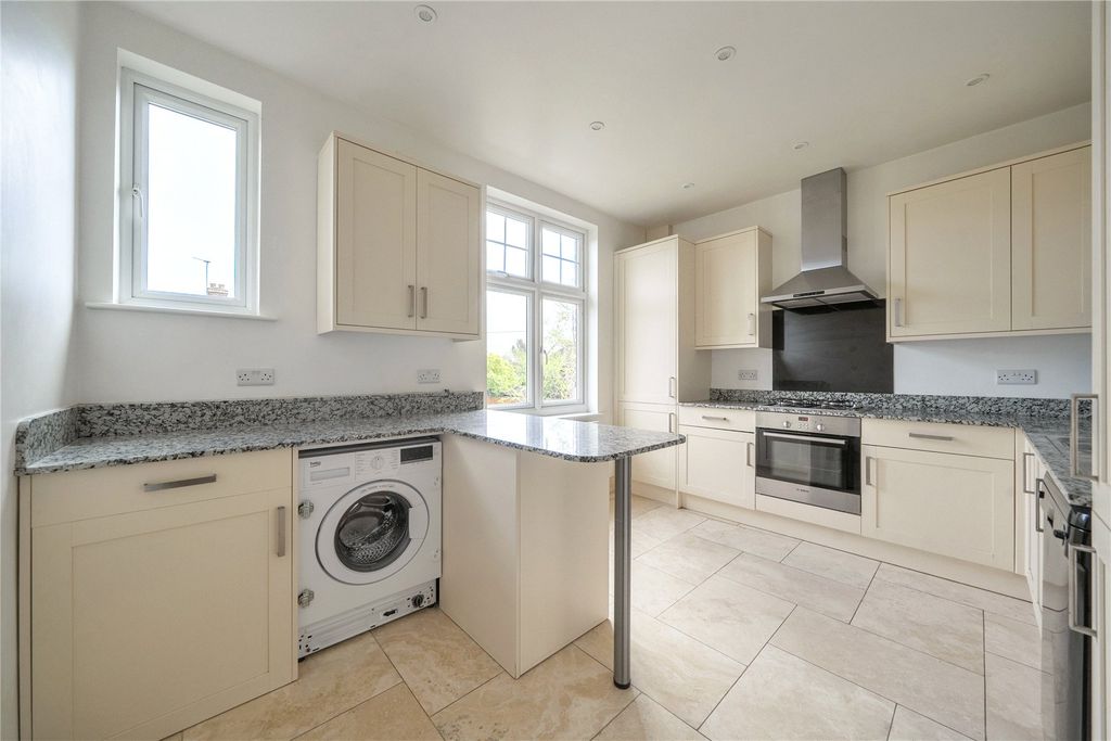 Property photo 3 of 12 Picture No. 13