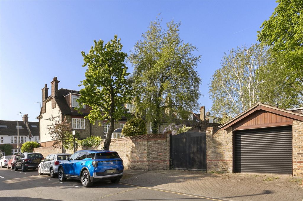Property photo 3 of 14 External
