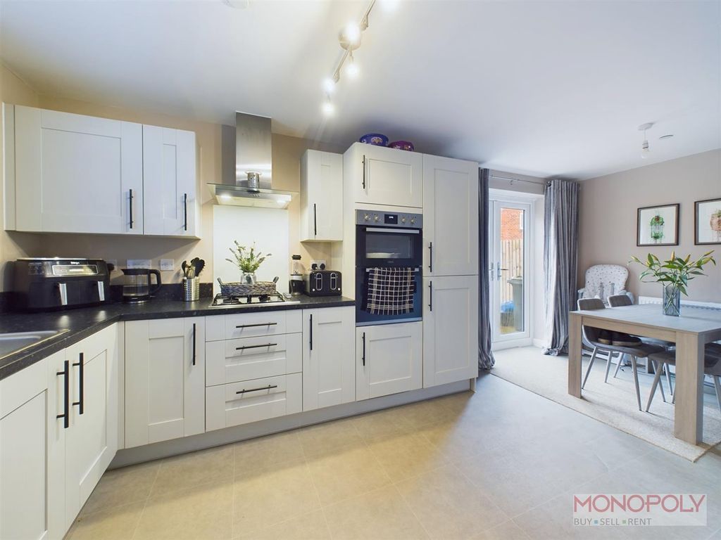 Property photo 3 of 19 Cam01943G0-Pr0371-Still001.Jpg