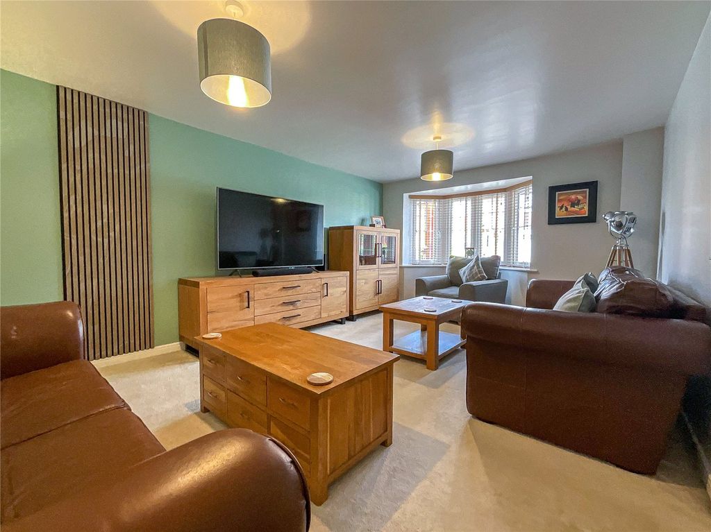 Property photo 2 of 37 Picture No. 19