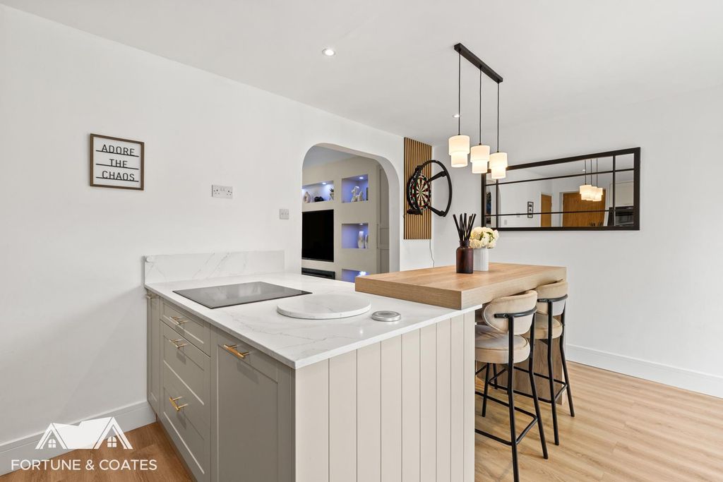 Property photo 3 of 22 Challinor_22.Jpg