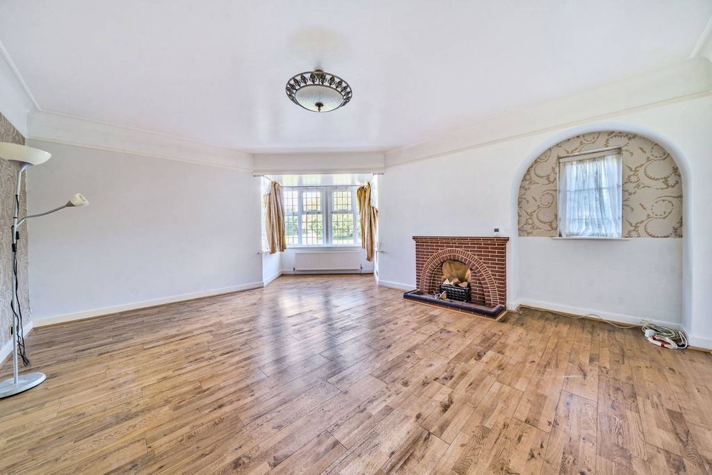 Property photo 3 of 9