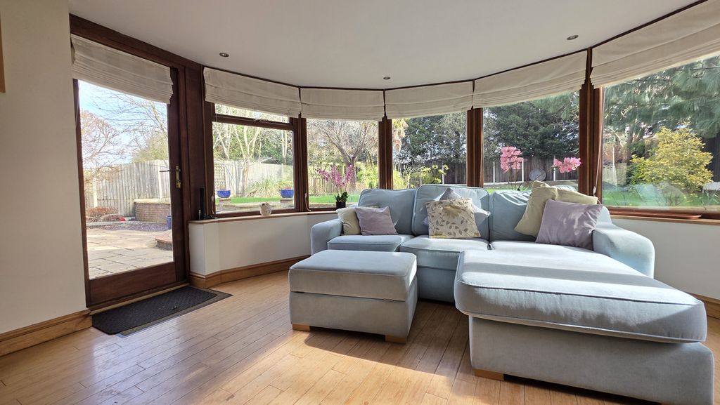 Property photo 3 of 35