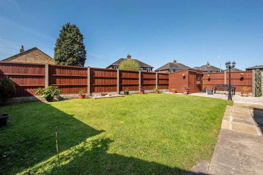 Property photo 2 of 22 Garden