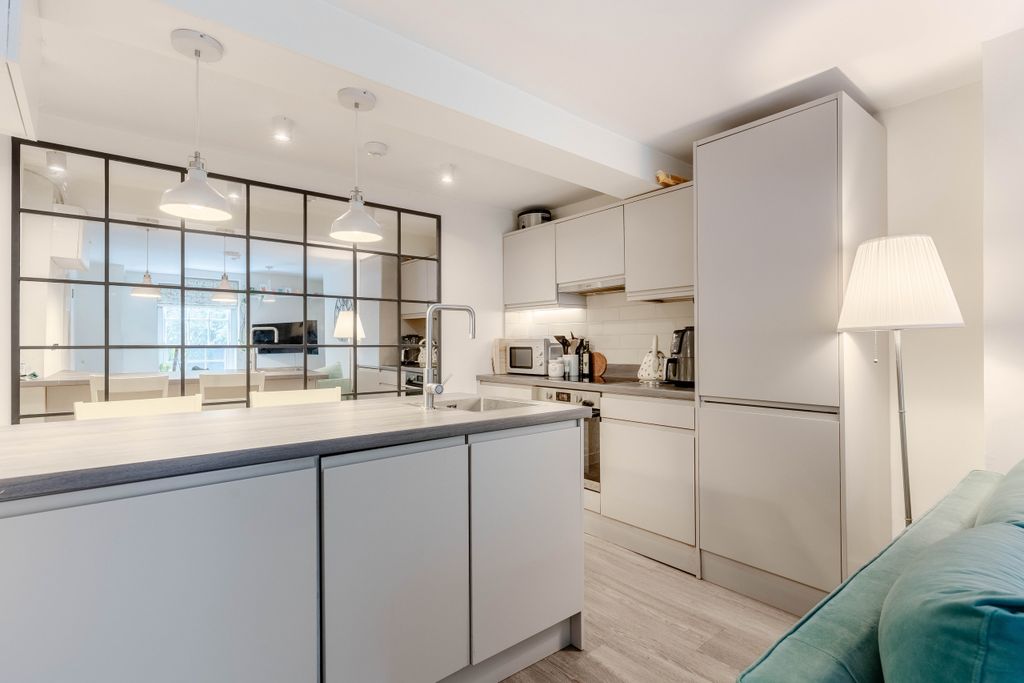 Property photo 1 of 12 10
