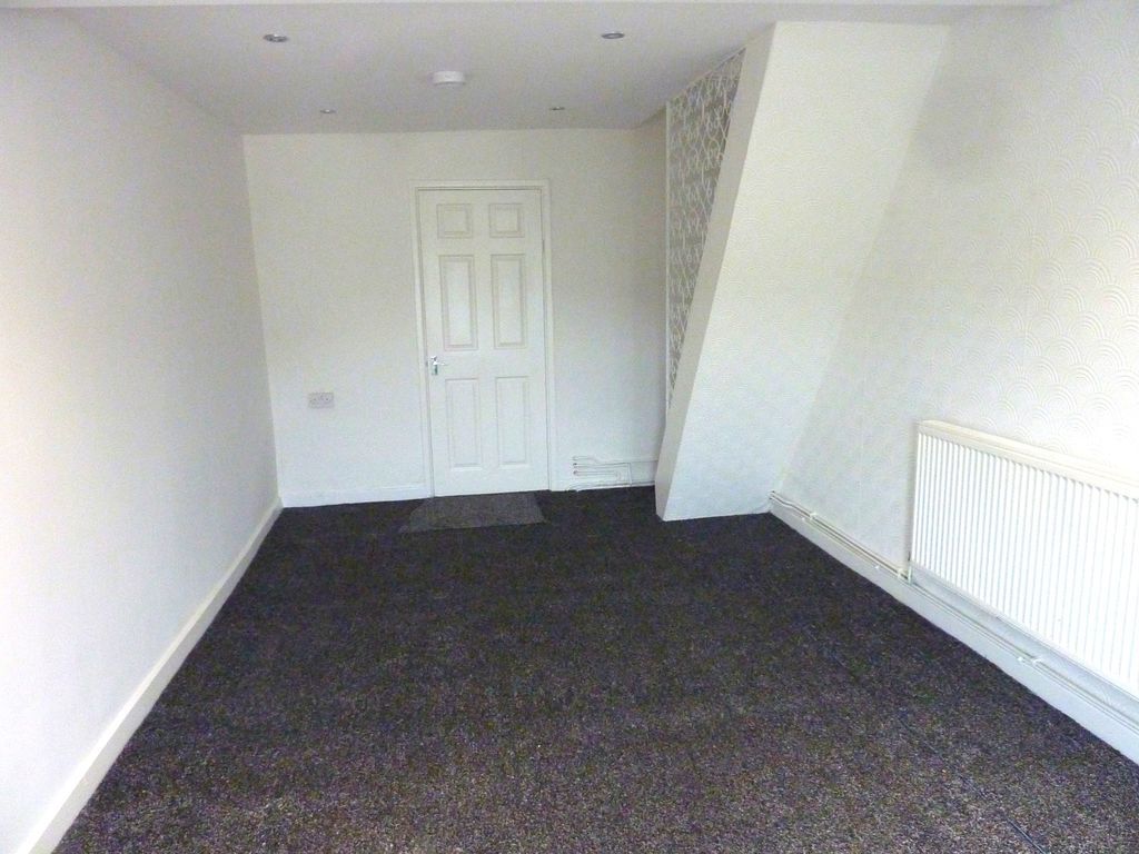 Property photo 3 of 10 Lounge