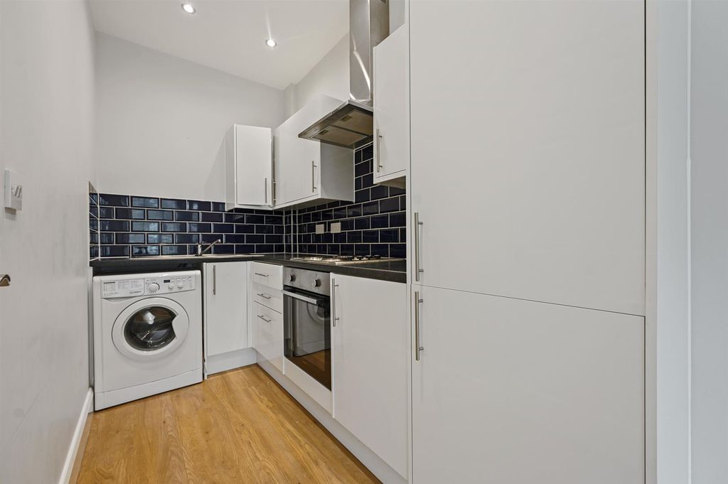Property photo 3 of 5 Kitchen