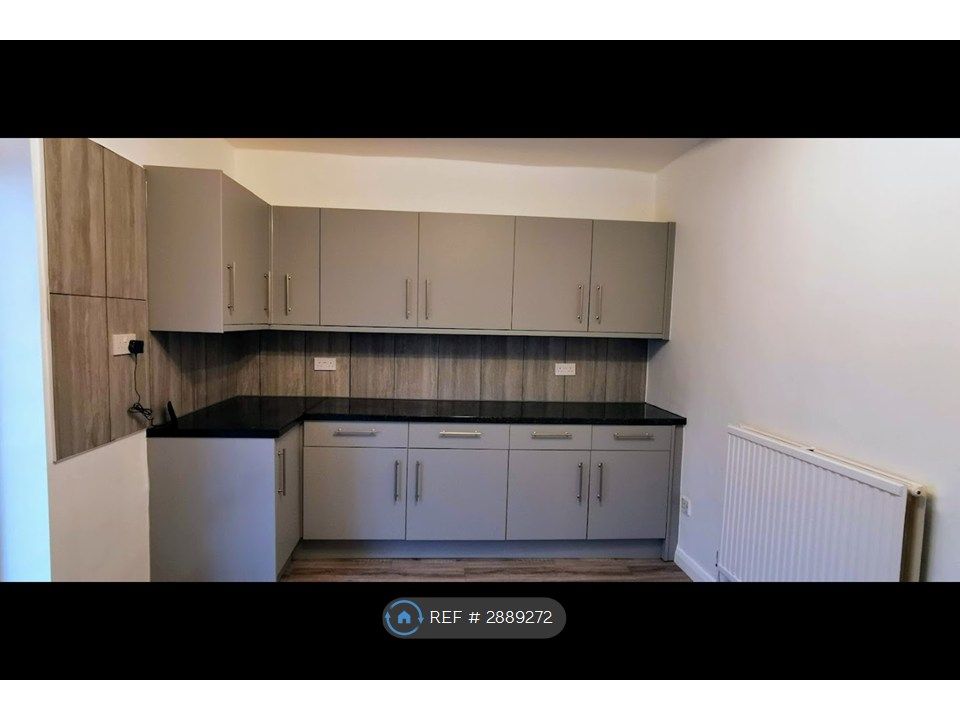 Property photo 2 of 17 Kitchen
