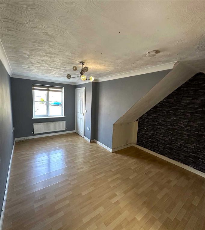 Property photo 2 of 11 Entrance Porch: