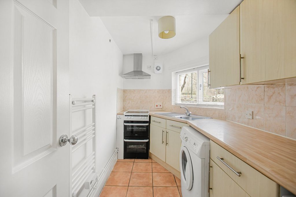 Property photo 3 of 14 Picture No. 13