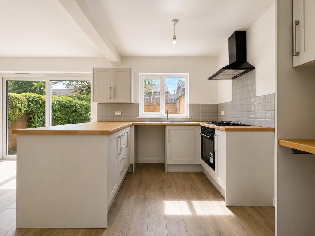 Property photo 3 of 11 3