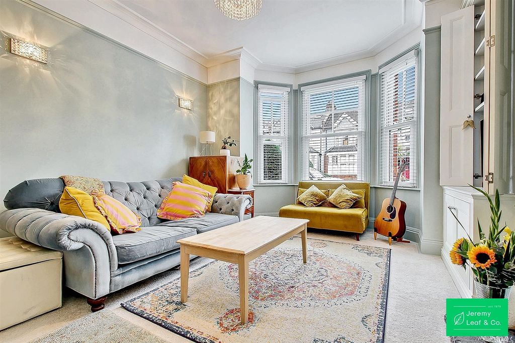 Property photo 2 of 13