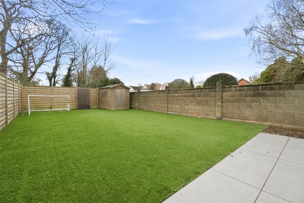 Property photo 2 of 13 Picture No. 15