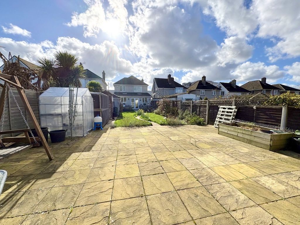 Property photo 3 of 27