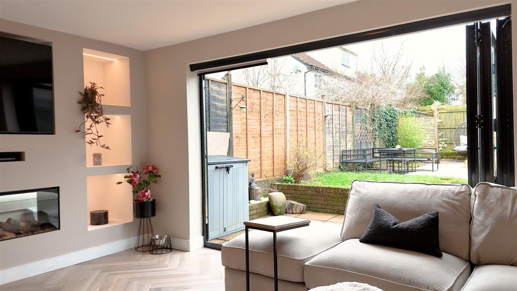 Property photo 3 of 23 Sequence 01.00_03_45_29.Still013.Jpg