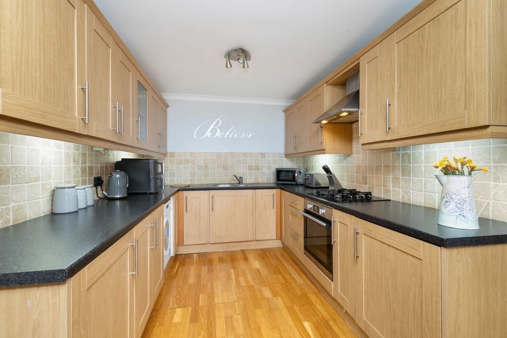 Property photo 3 of 15 5063265