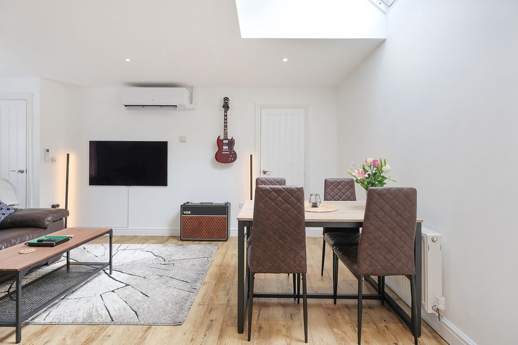 Property photo 3 of 10 Picture No. 07