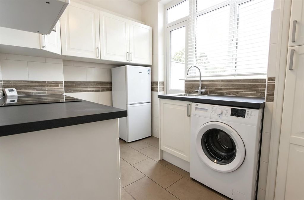 Property photo 3 of 13 F5Fa4613-514E-4Dd6-Bbd2-A198Db8F5Ac7.Jpg