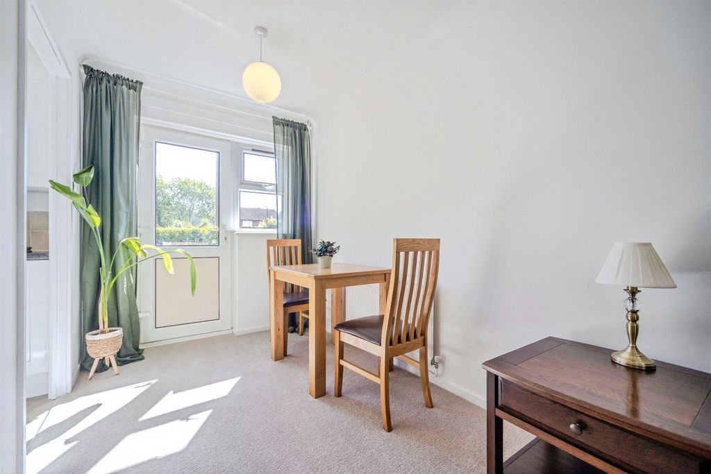 Property photo 3 of 16
