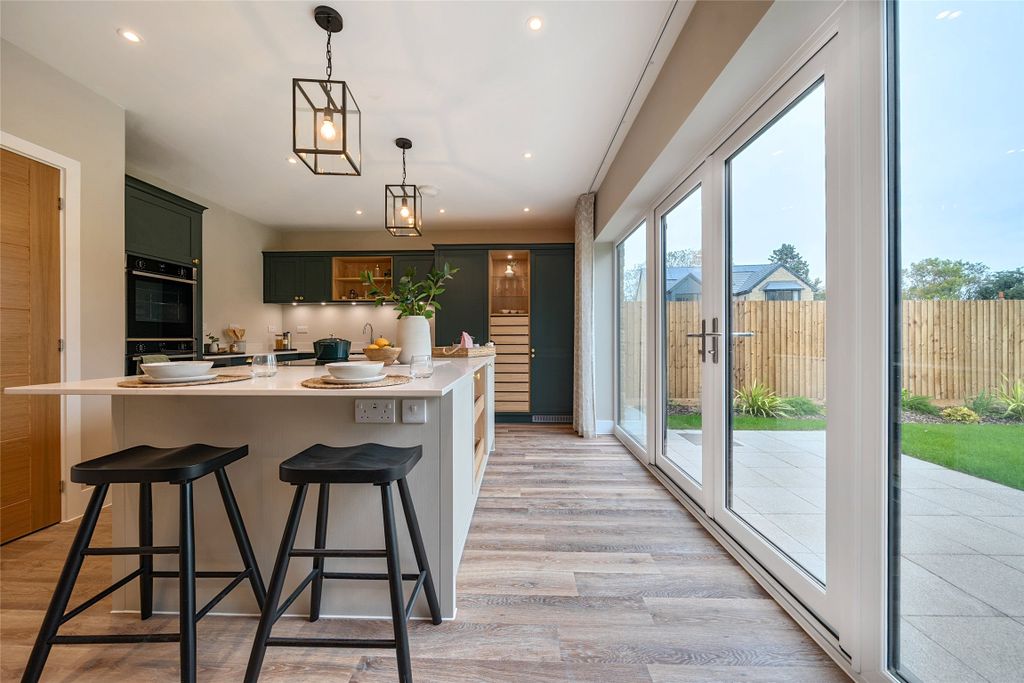 Property photo 2 of 12 Show Home