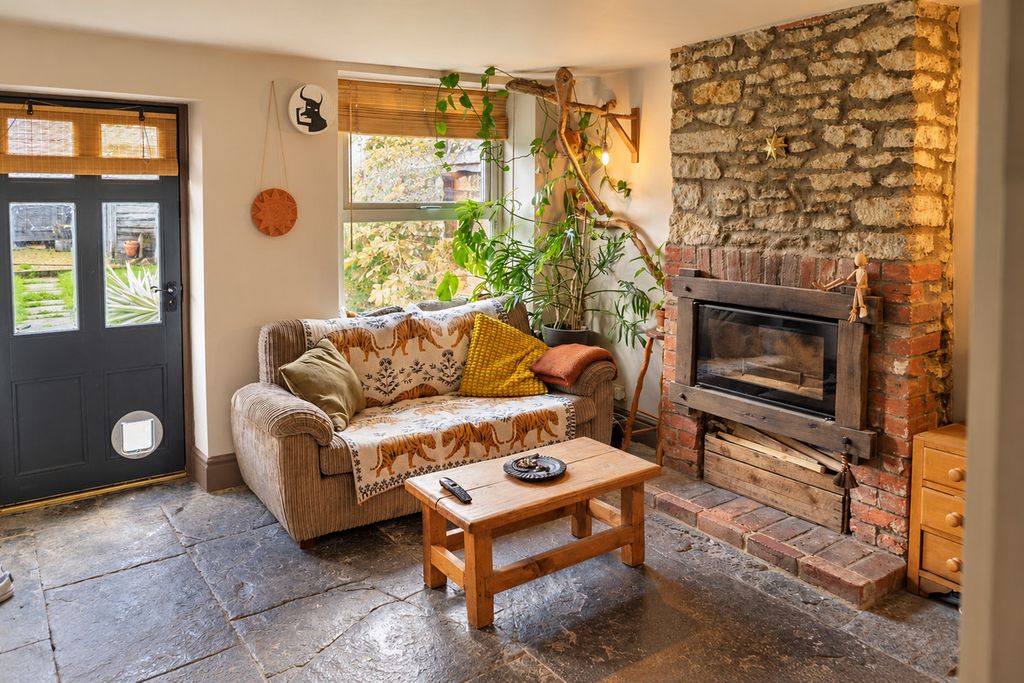Property photo 2 of 12