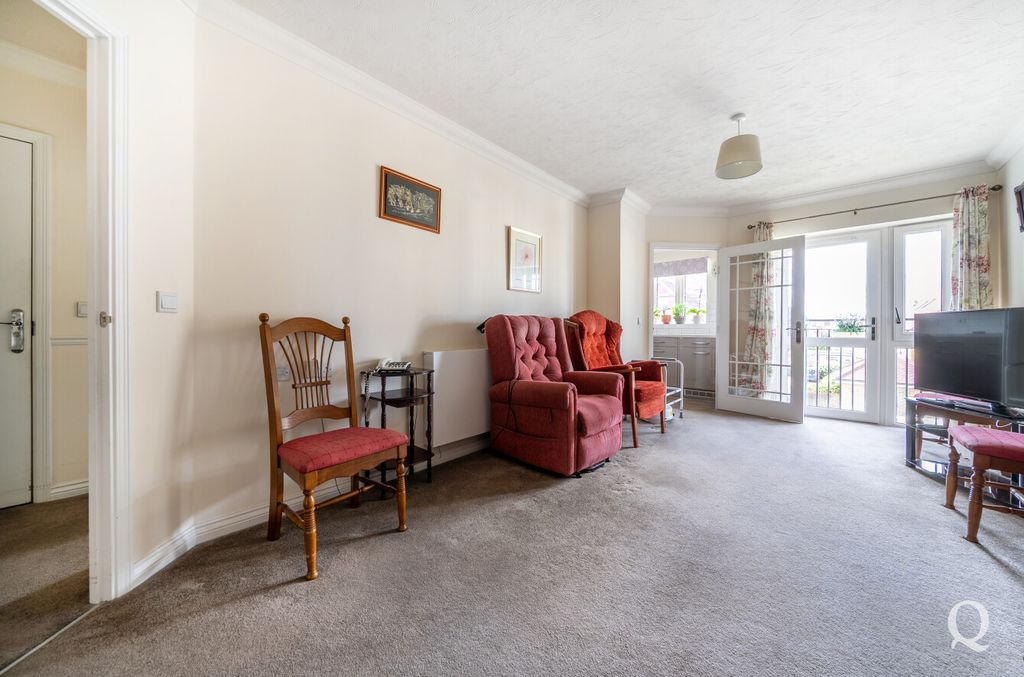 Property photo 3 of 17 08153875-Bde4-4E9...