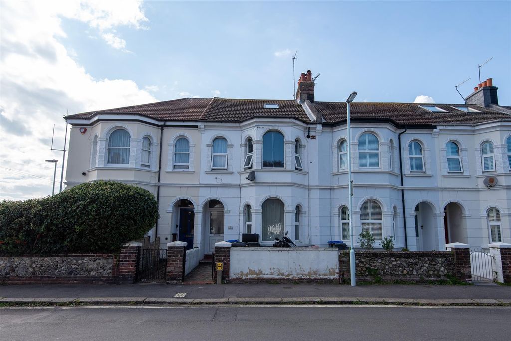 Property photo 1 of 11 3Eastcourt-1.Jpg