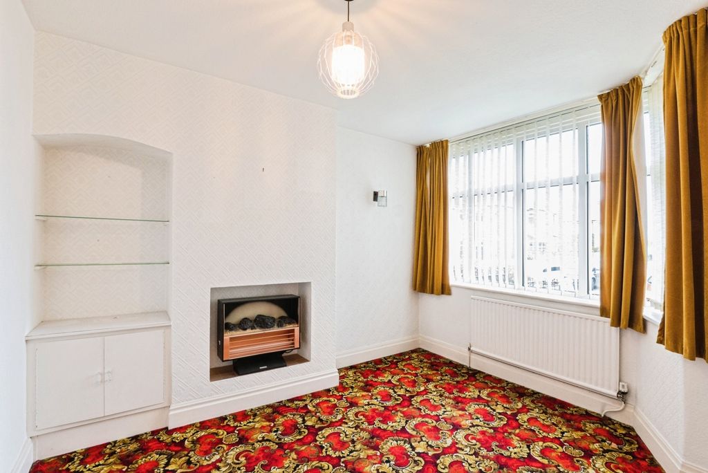 Property photo 3 of 18 Pbox-Img.Jpg