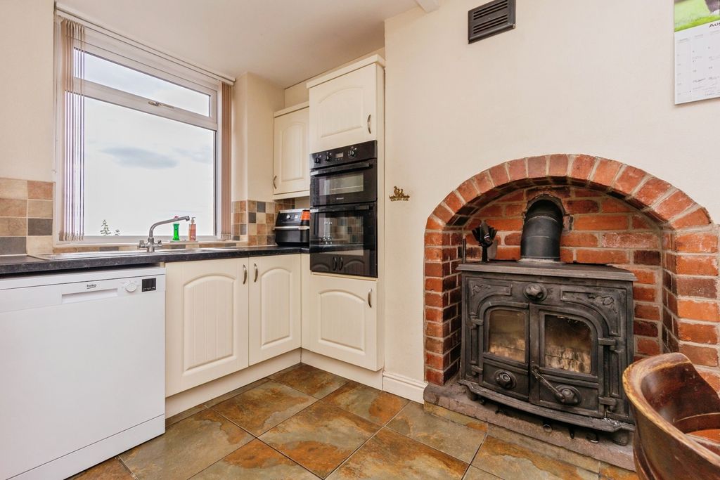 Additional image 7 of 4 bed detached house for saleGrains Road, Shaw, Oldham, Greater Manchester OL2