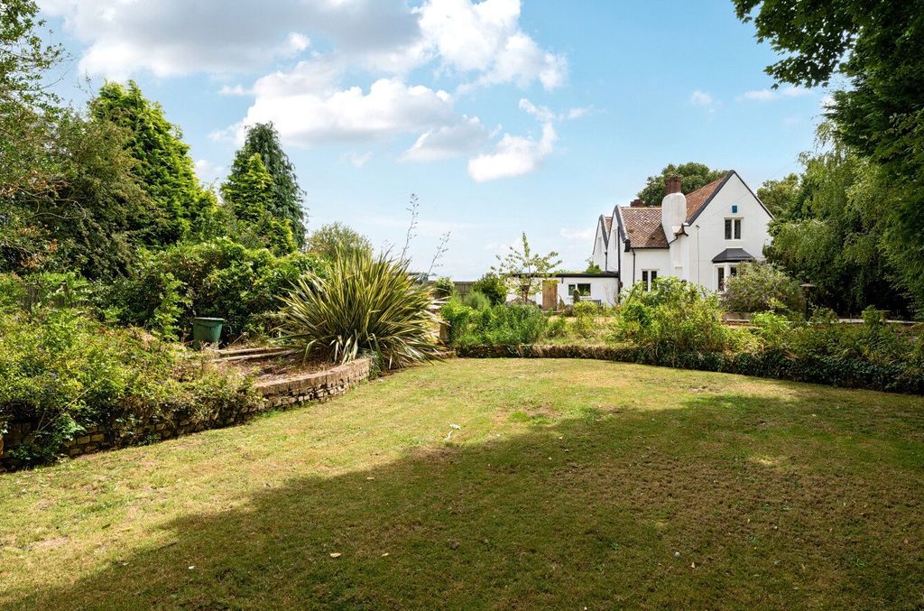 Property photo 2 of 16 Garden