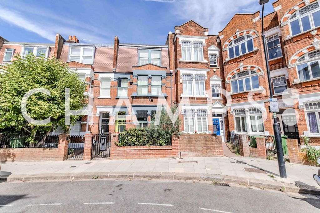 Property photo 1 of 8 3 Bed Flat To Rent Stanlake Road, London W12