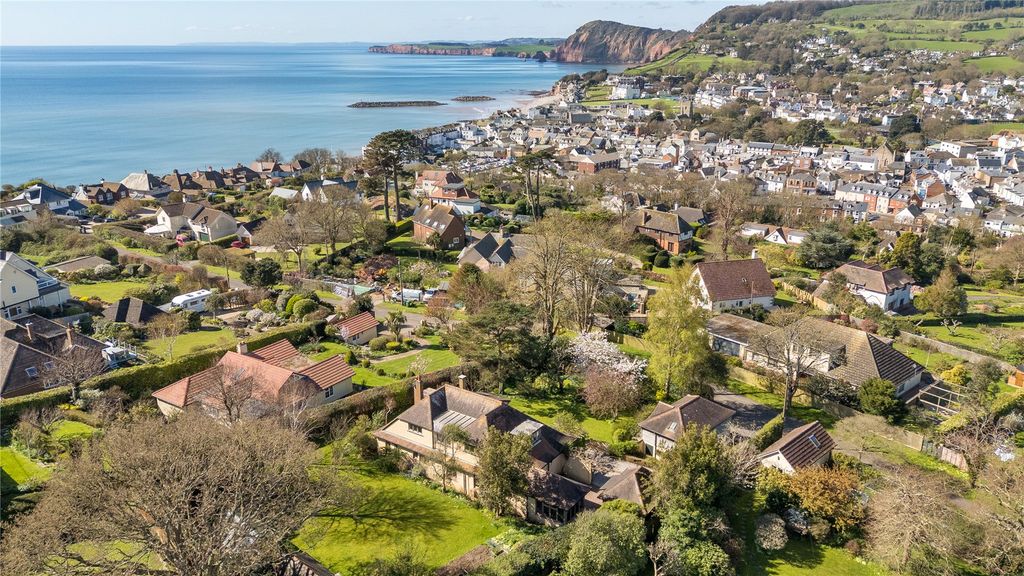 Property photo 2 of 52 Picture No. 57