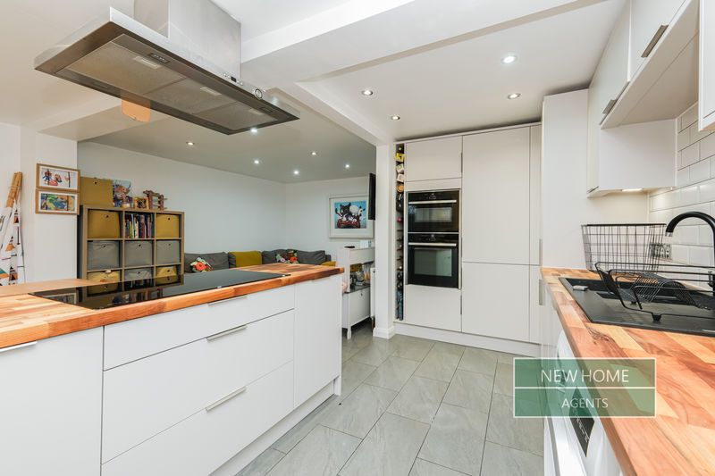 Property photo 3 of 27 Photo 11