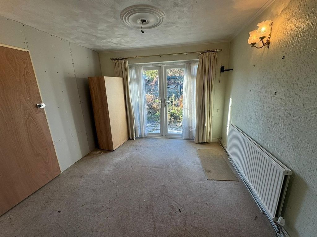 Property photo 1 of 4